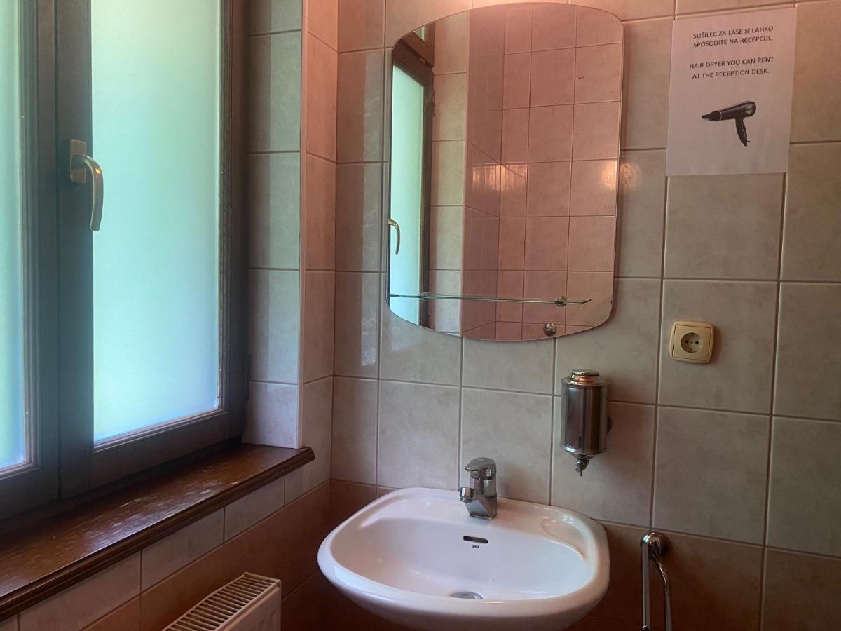 Youth Hostel Bledec Zewnętrze zdjęcie